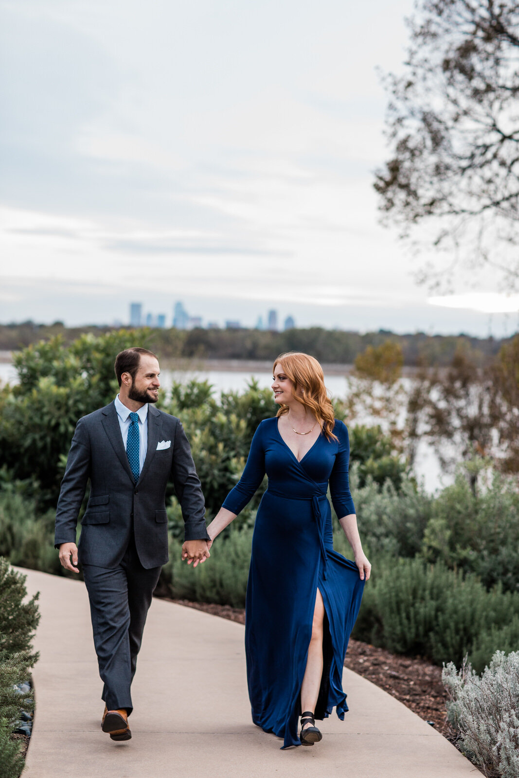 Amanda really wanted to have Dallas in the background and this location was perfect!