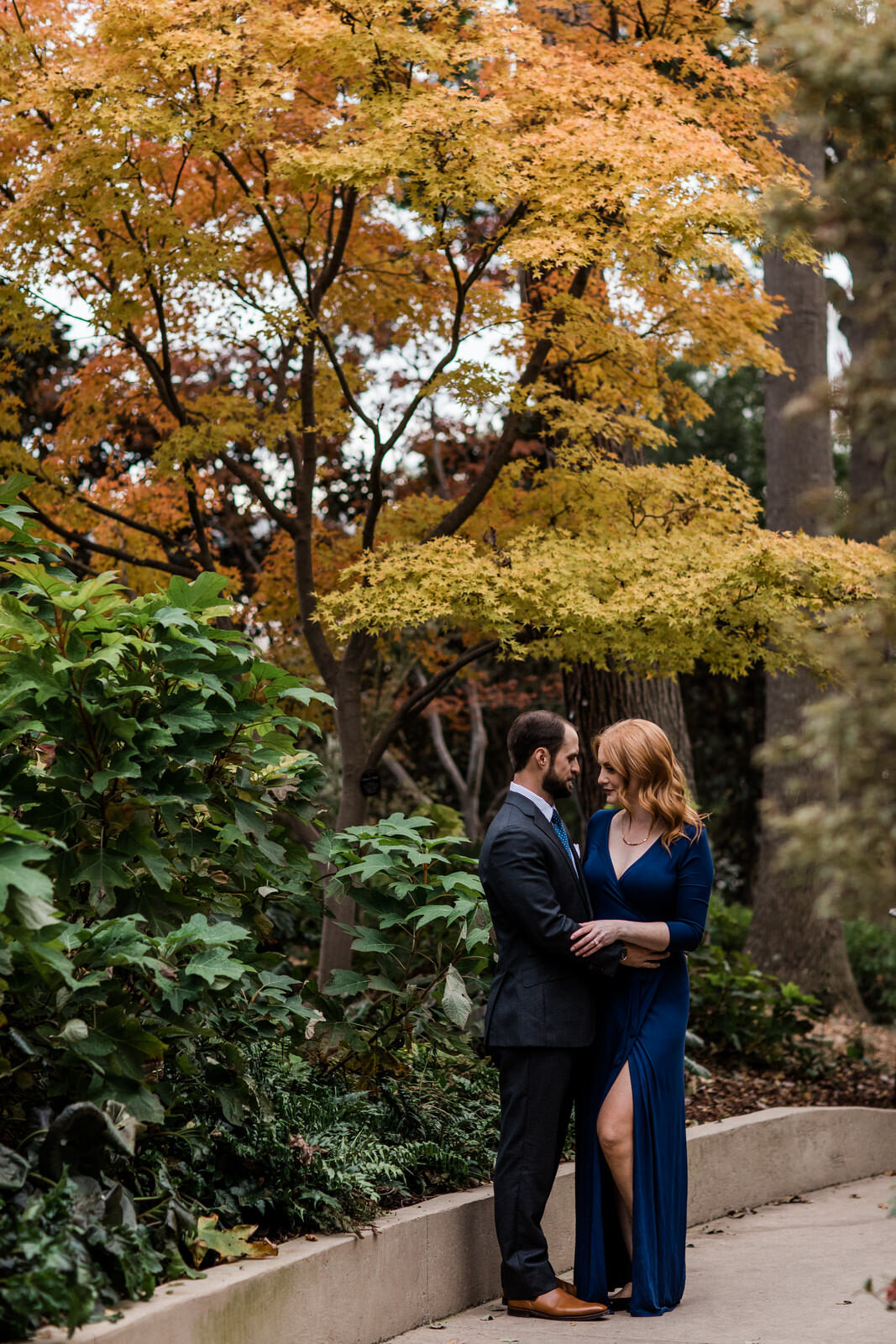 Fall engagement photoshoot at the Dallas Arboretum